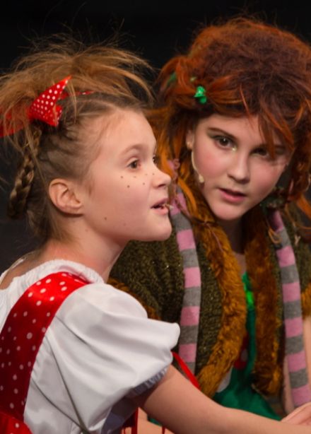 Ваня в сарафане.