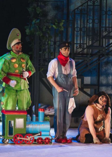 Необыкновенный побег игрушек