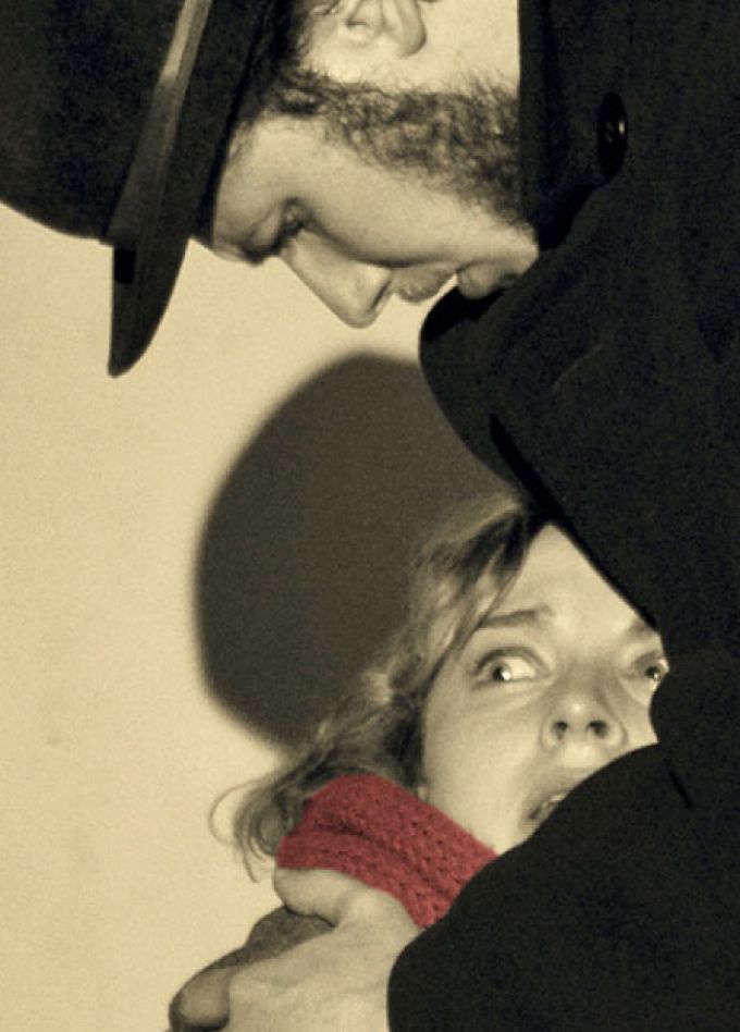 Двое на качелях