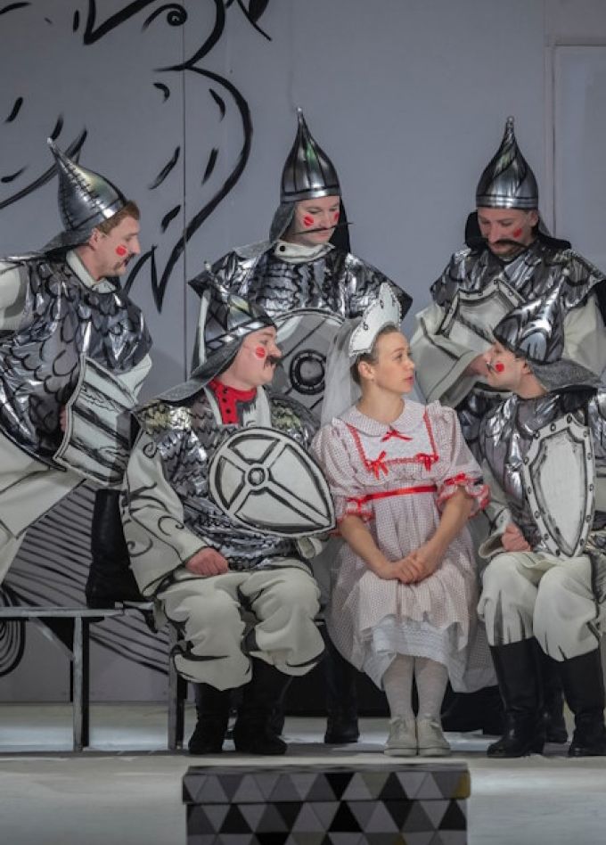 Сказка о мертвой царевне и о семи богатырях. Школьная классика. (Брянский ТЮЗ)