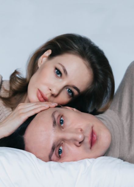 Двое на качелях