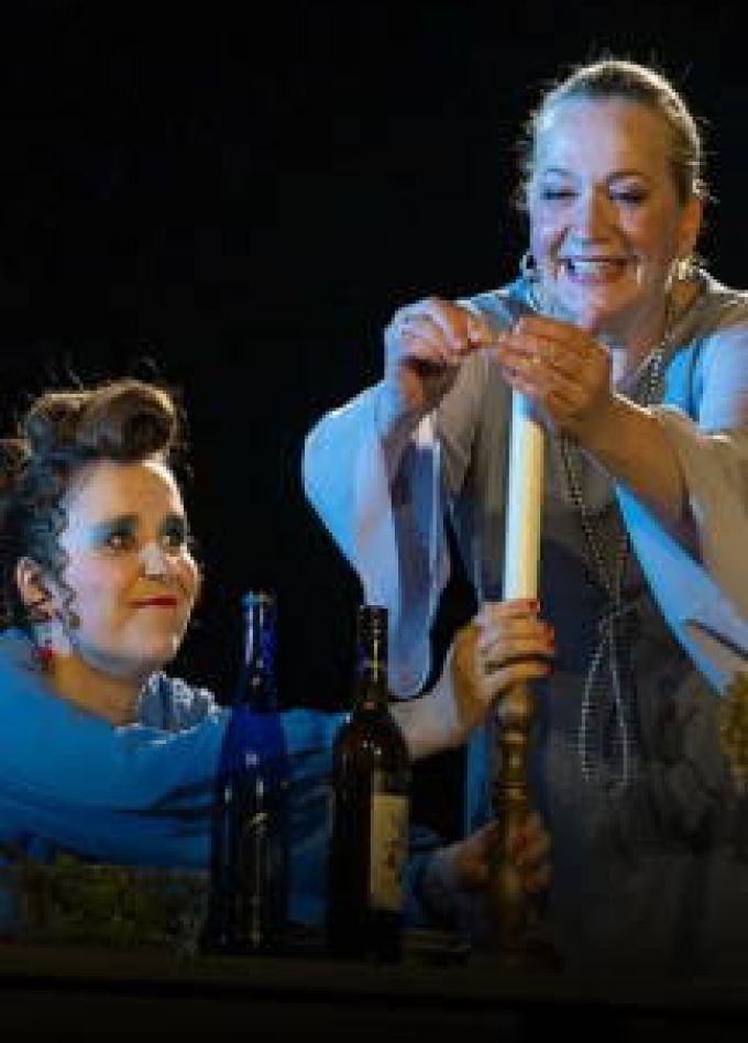 Тремя этажами выше