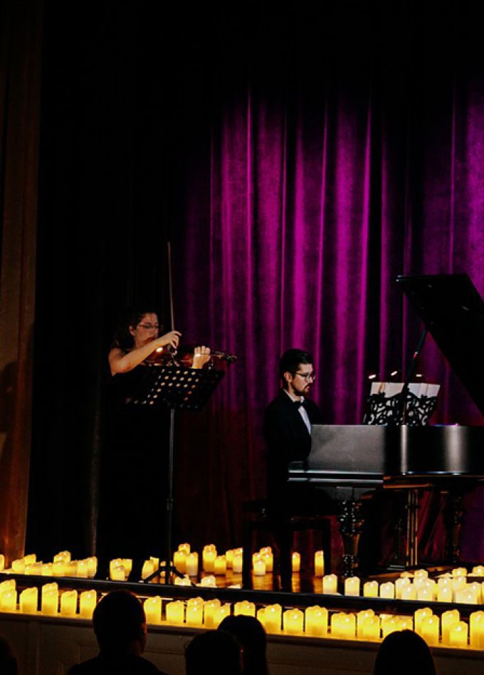 Эйнауди и Циммер: Неоклассика при свечах