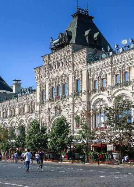 ГУМ: грандиозное упоение Москвы