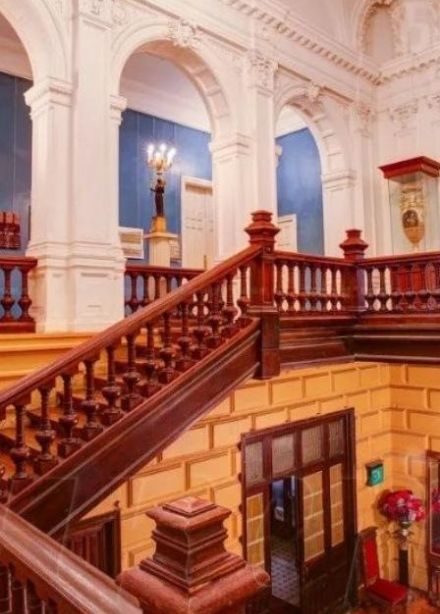 Экскурсия в великолепный особняк Леман