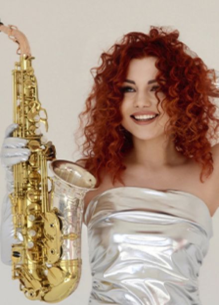 Магия саксофона при свечах на выставке «Фрида Кало»