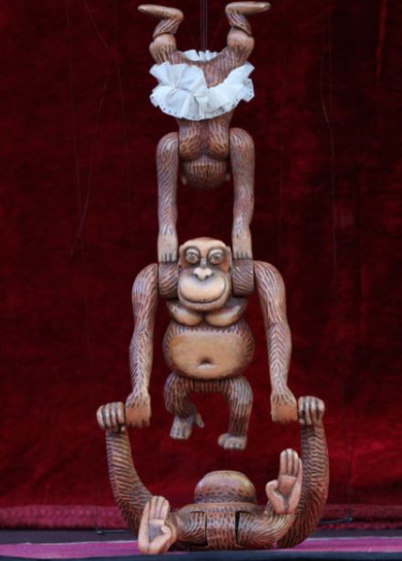 Цирк на нитях