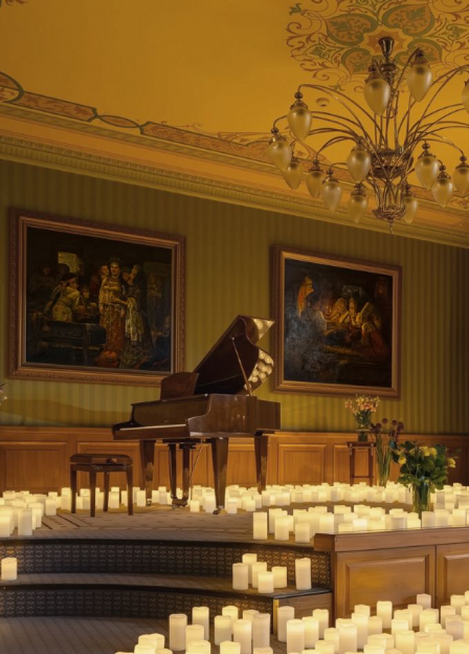 В свечах. Шедевры классики в отеле «Националь»