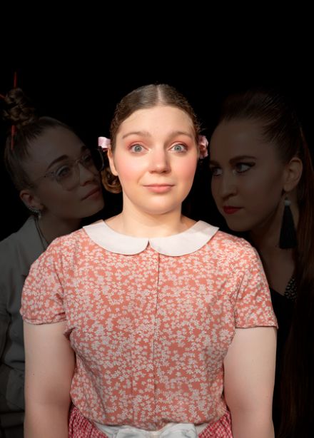 Искусство, или три женщины грани нервного срыва