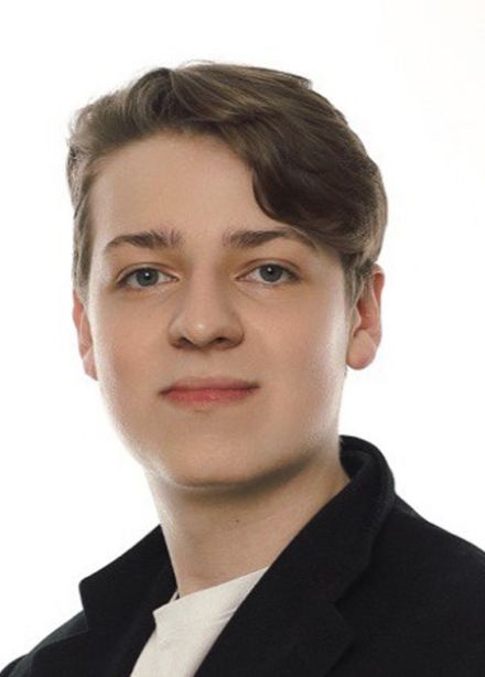 Денис Селиванов